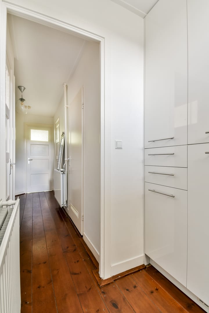 Photo 11 of Westzaanstraat 41-3