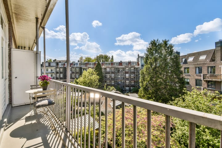 Photo 13 of Westzaanstraat 41-3