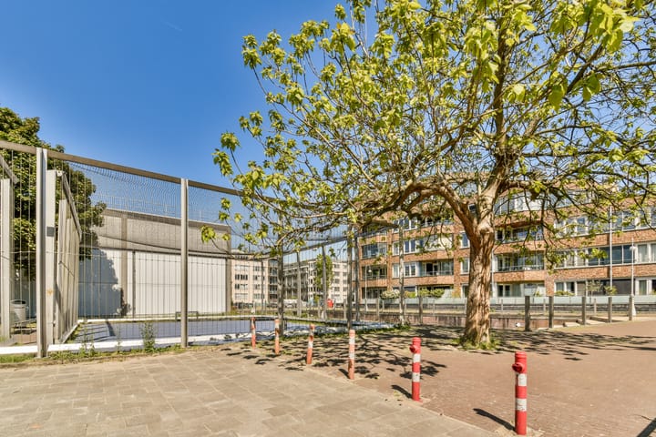 Photo 26 of Westzaanstraat 41-3