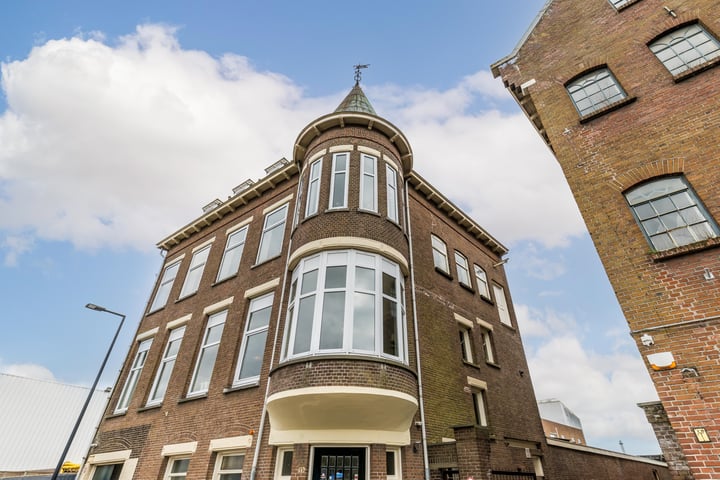 Koningin Wilhelminahaven ZZ 13, Vlaardingen