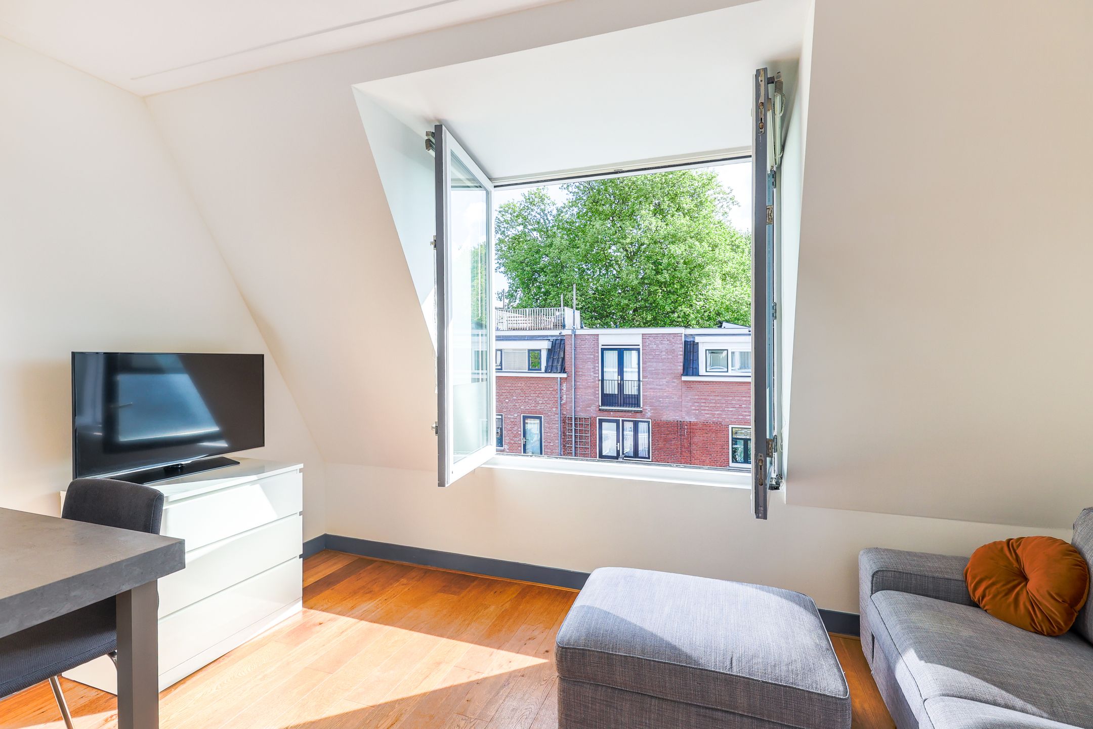 Foto 9 van Hopakker 67-B