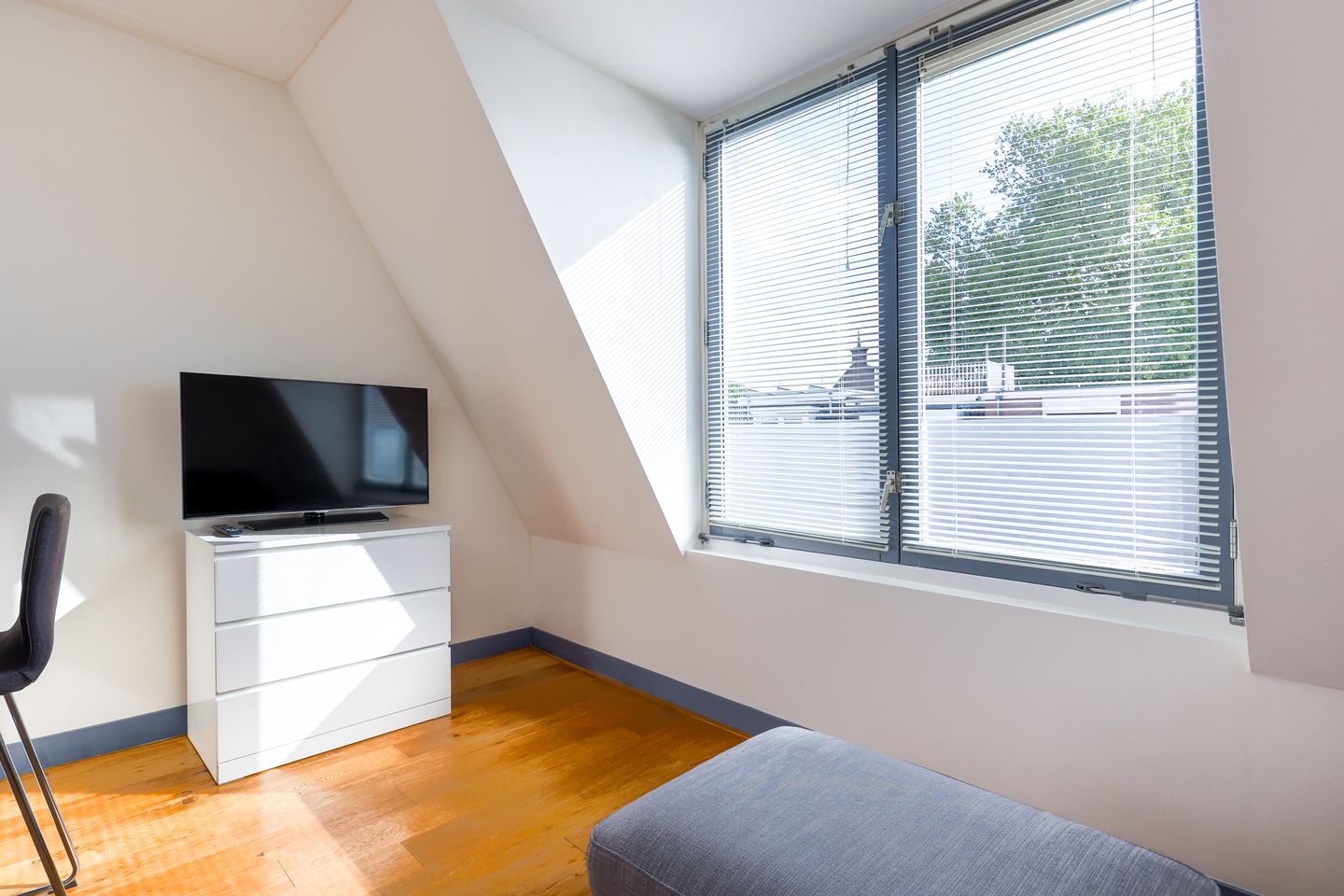 Foto 10 van Hopakker 67-B