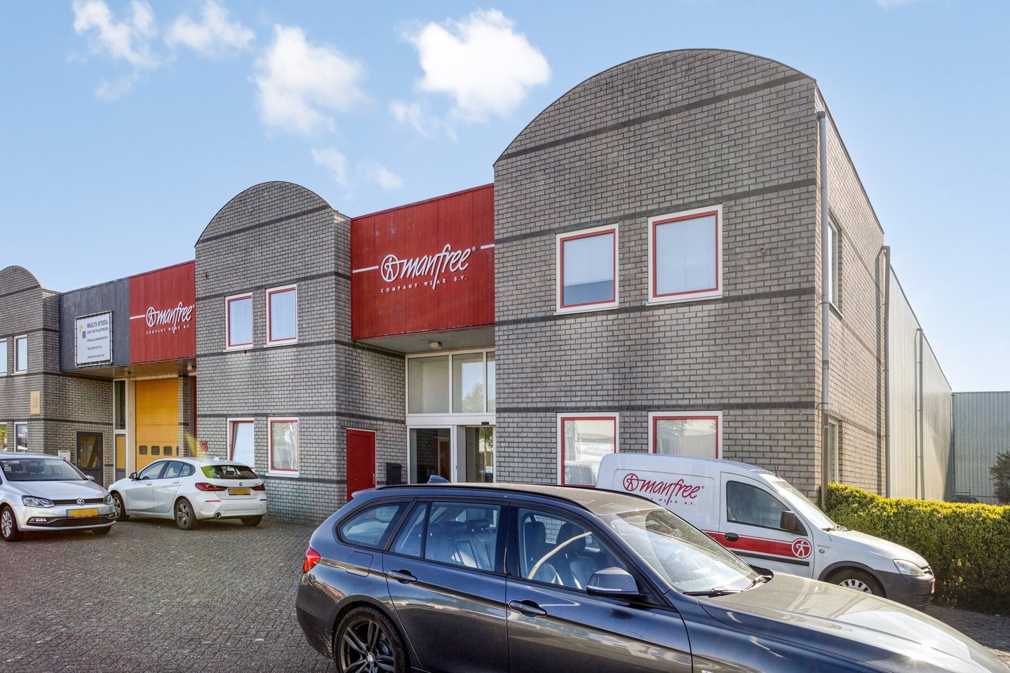 View photo 1 of Newtonstraat 24