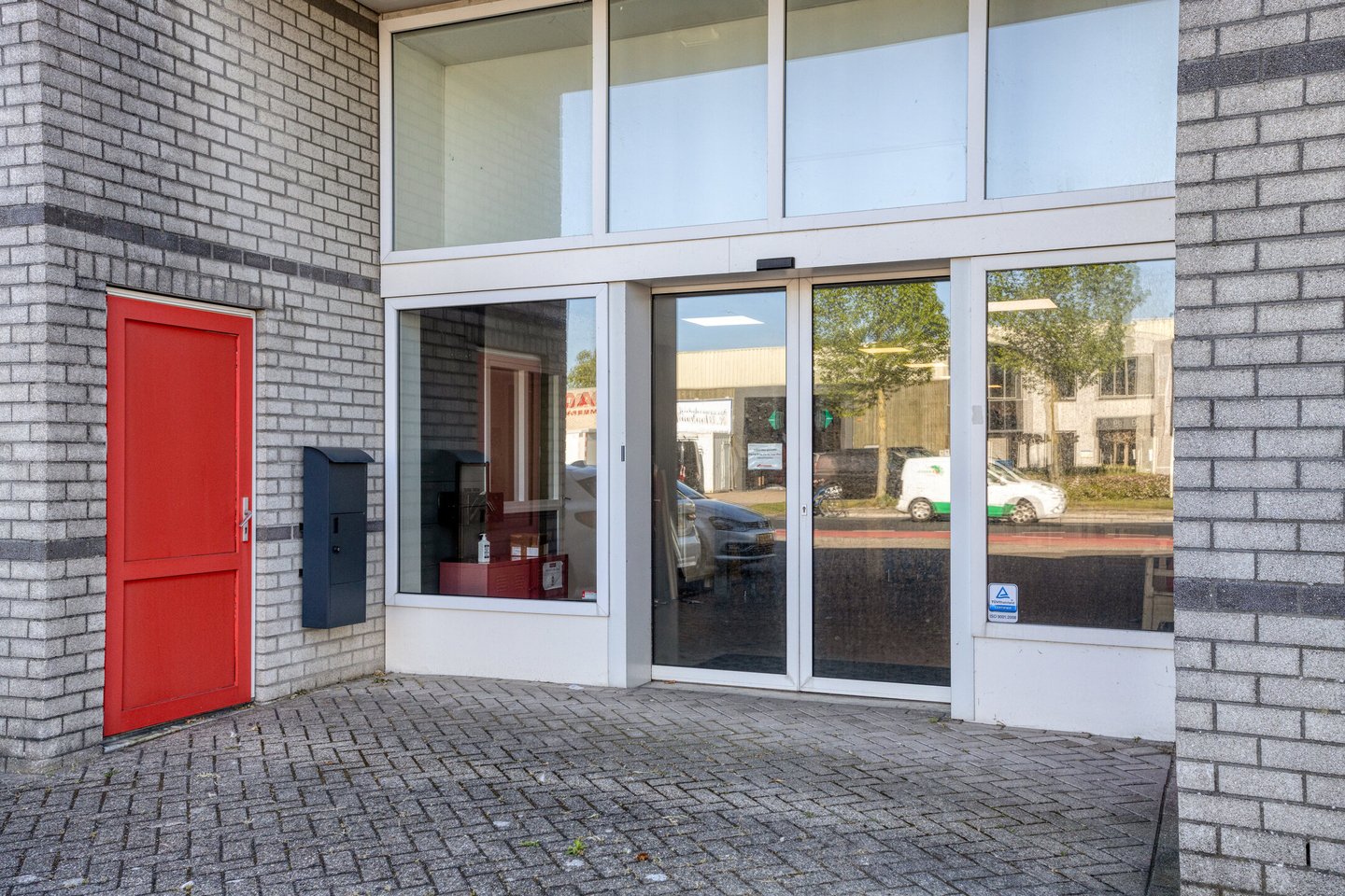 View photo 3 of Newtonstraat 24