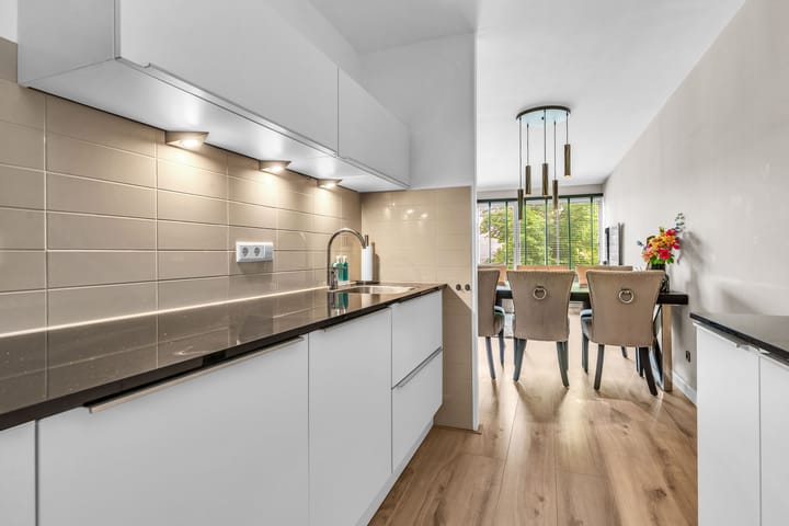 Photo 18 of Antonlaan 86