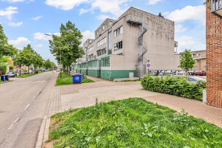 Photo 36 of Antonlaan 86