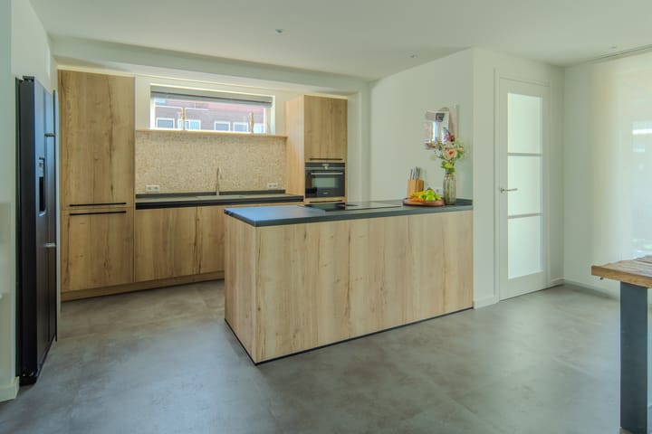 Foto 9 van Assepoester 13