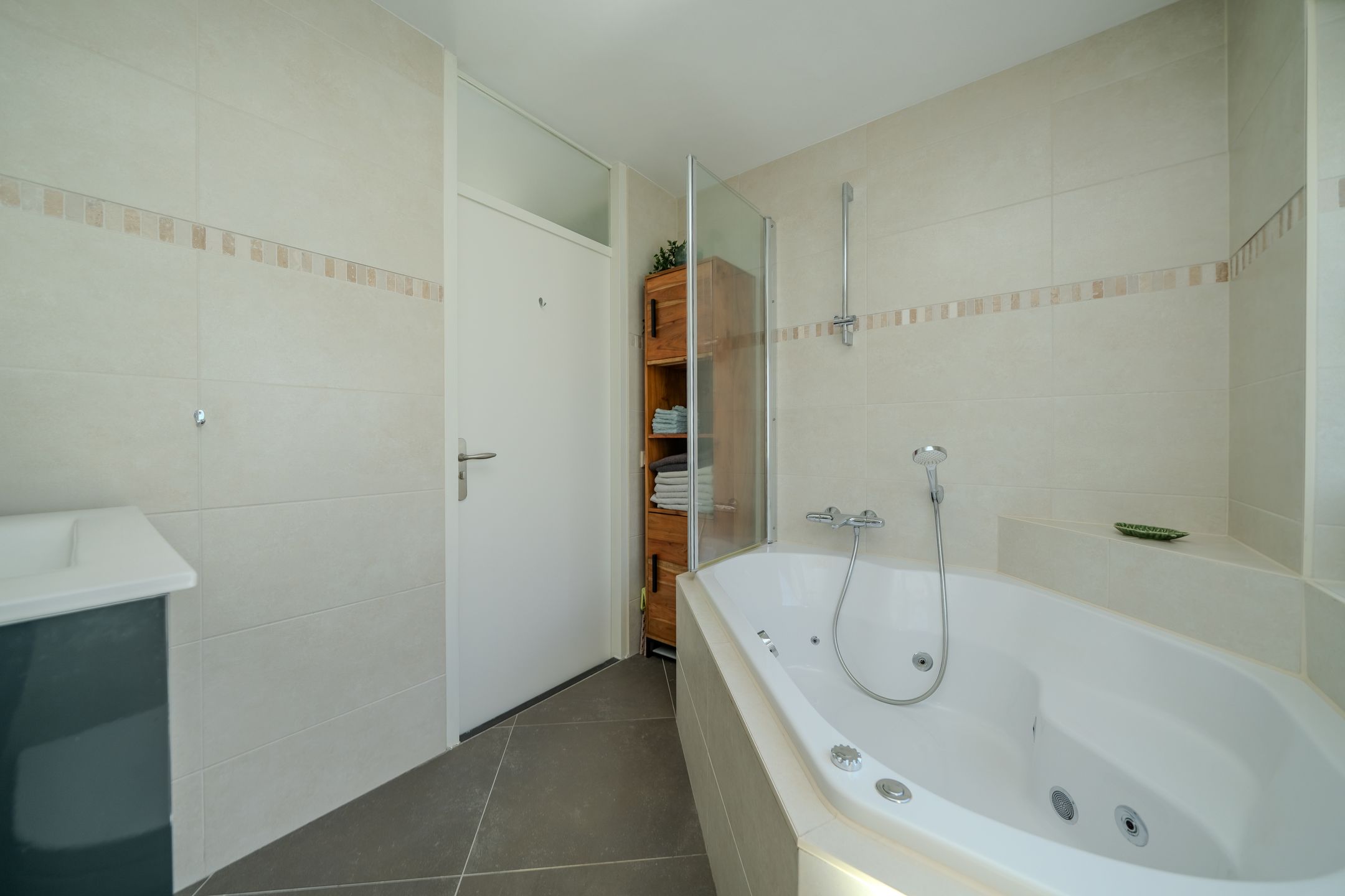 Foto 30 van Assepoester 13