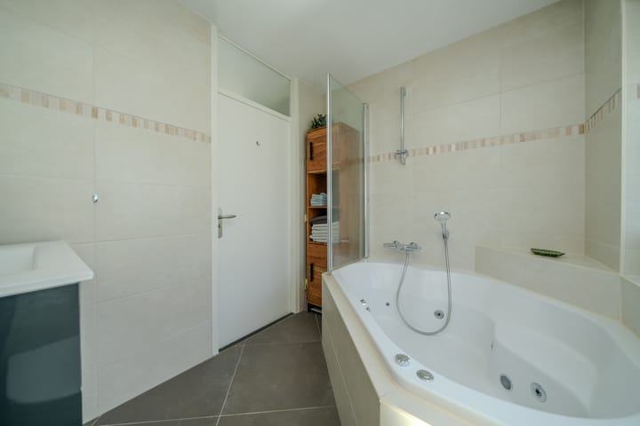 Foto 30 van Assepoester 13