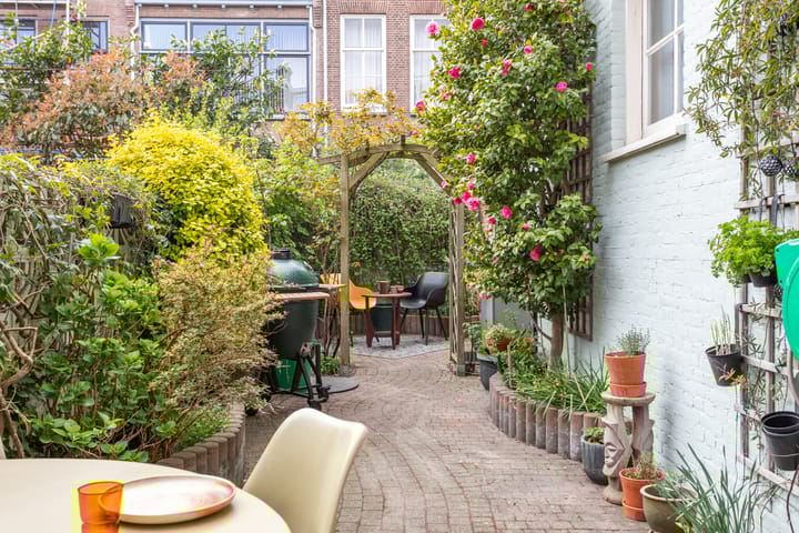 Photo 2 of Van Beuningenstraat 38