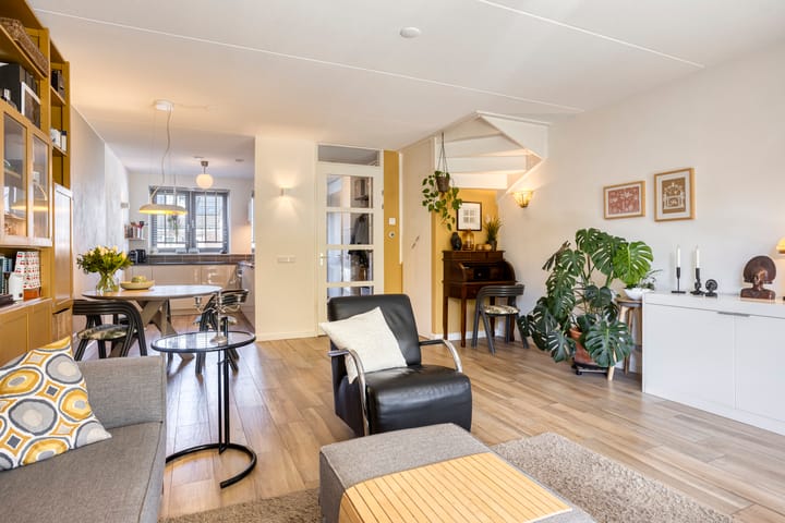 Foto 10 van Merensteinplein 9