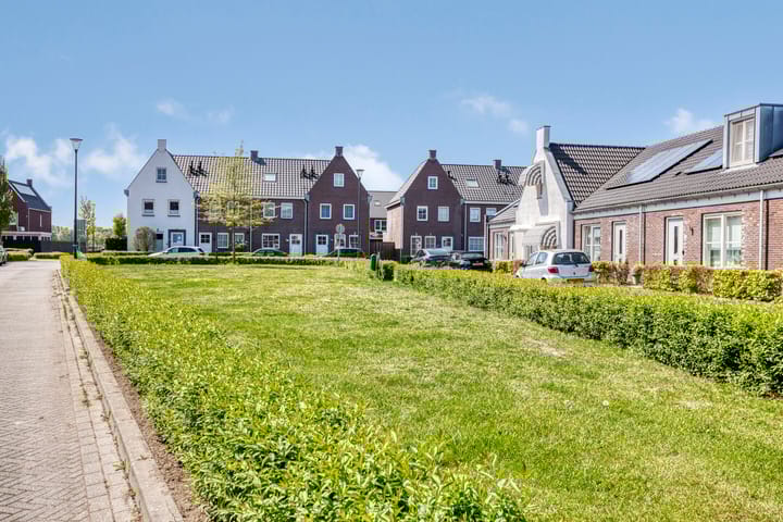 Foto 38 van Merensteinplein 9