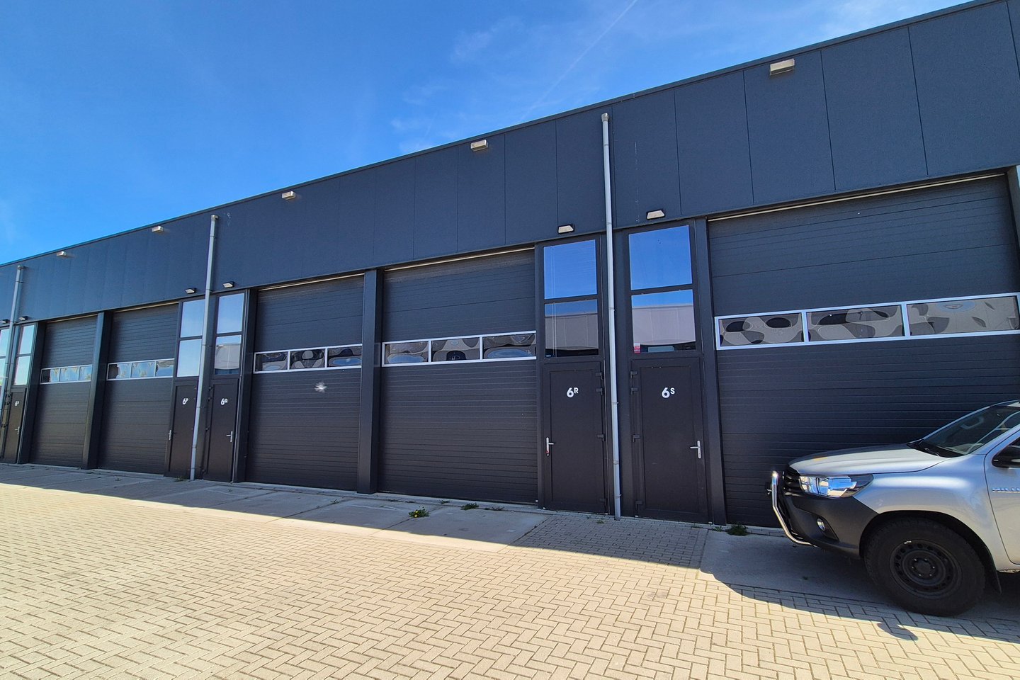 View photo 2 of Eeser Hout 6-N