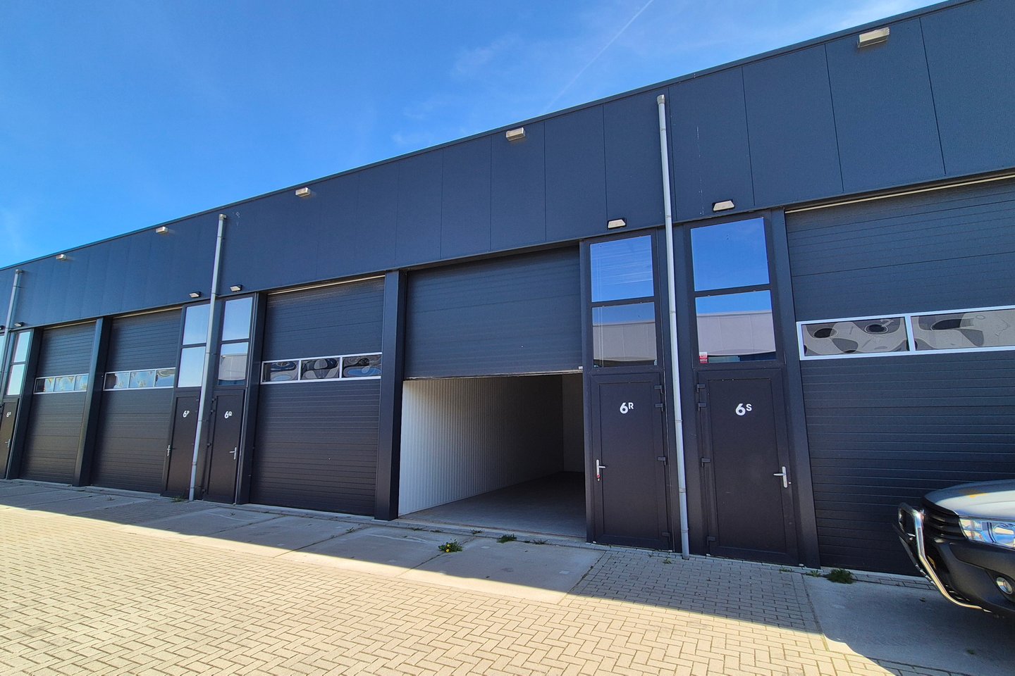 View photo 3 of Eeser Hout 6-P