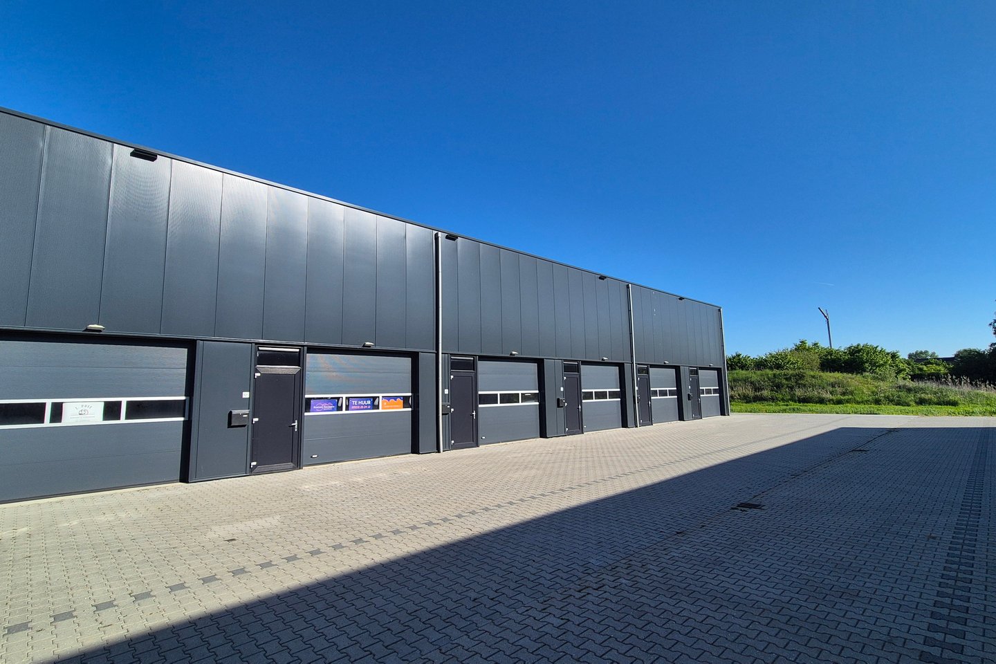 View photo 3 of Eeser Hout 10-C