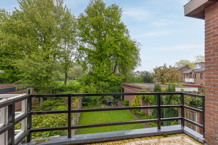 Foto 25 van Meidoorn 85