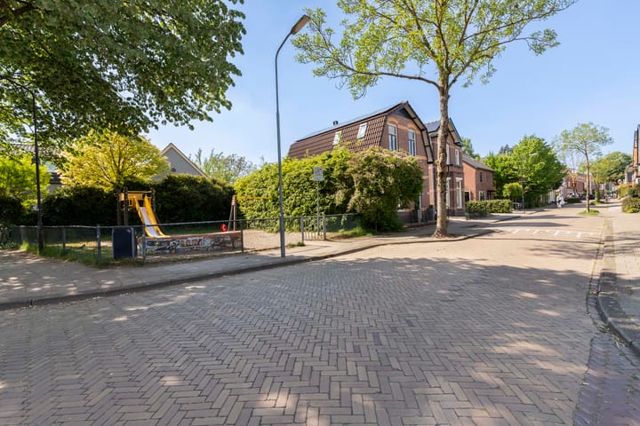 Foto 32 van De Ruyterstraat 27