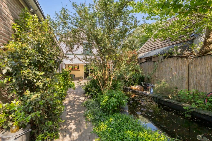 Foto 43 van De Ruyterstraat 27