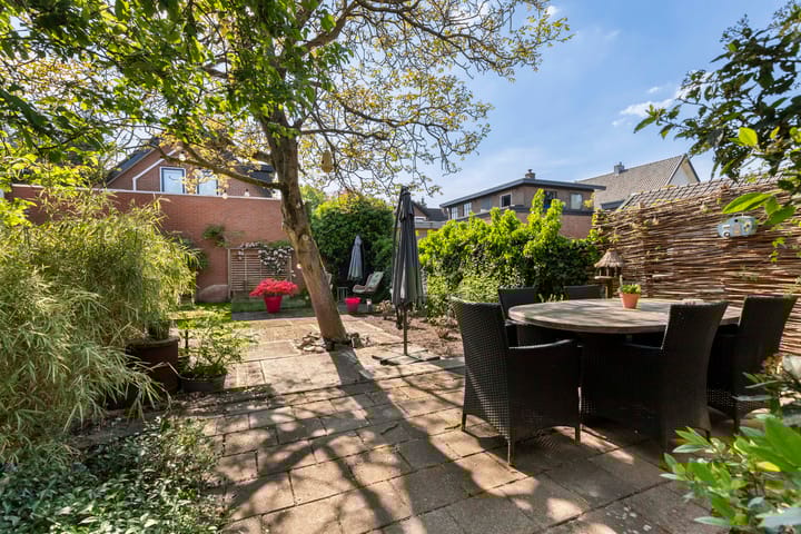 Foto 45 van De Ruyterstraat 27