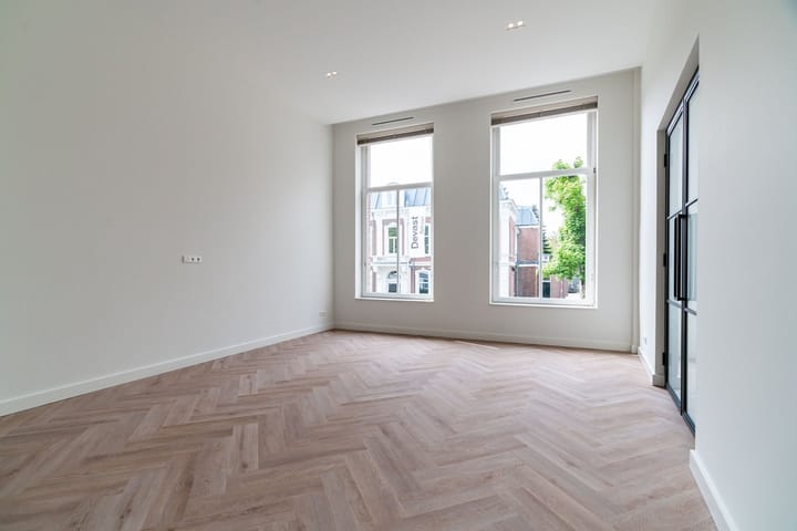 Photo 2 of Van de Spiegelstraat 19-F