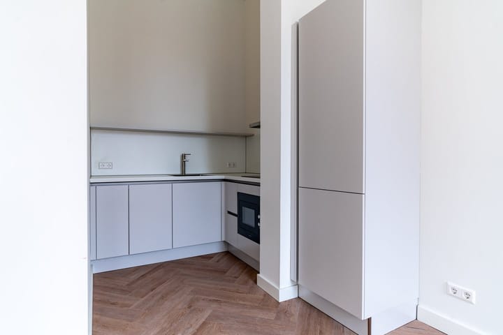 Photo 5 of Van de Spiegelstraat 19-F