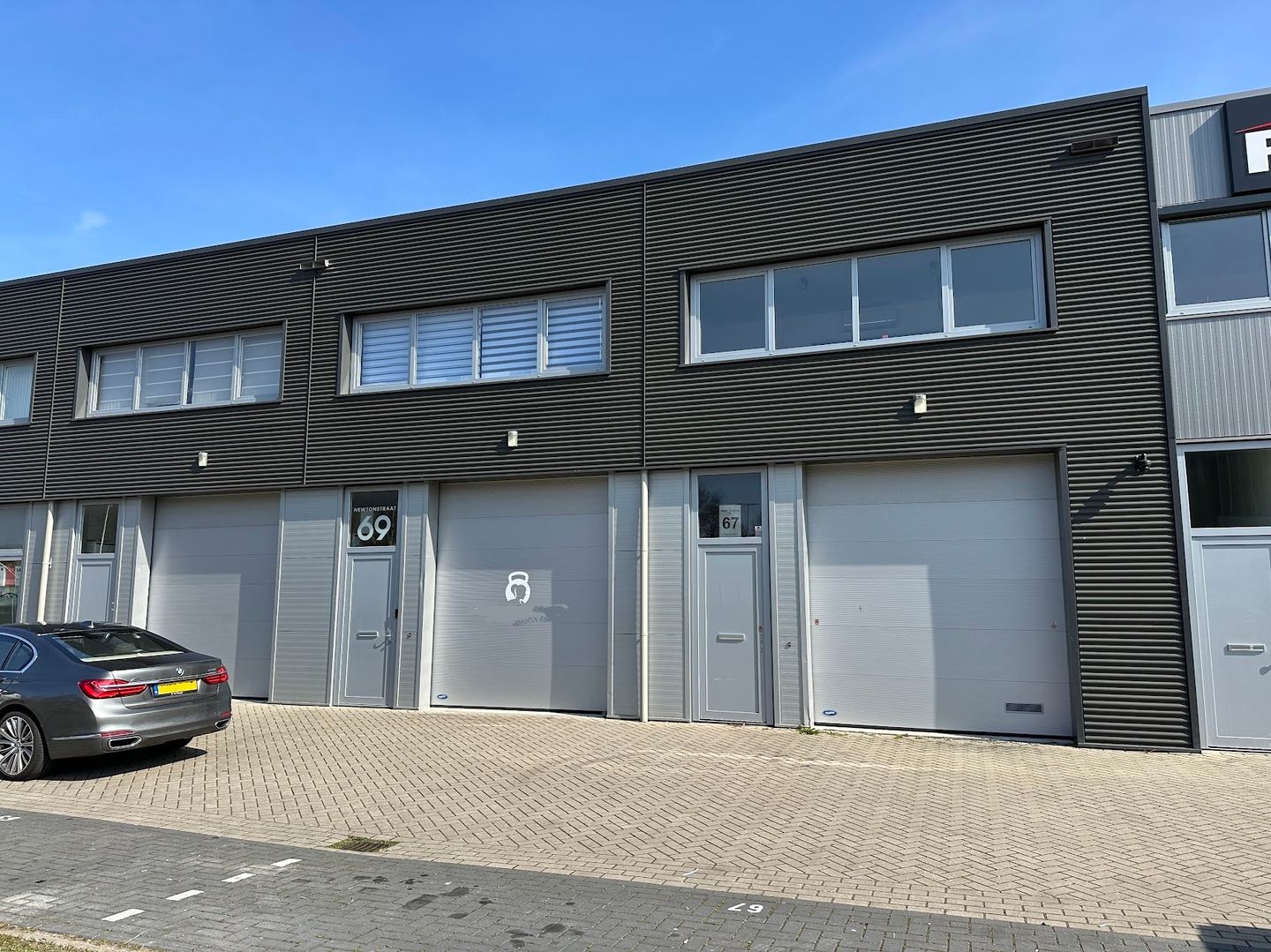 Bekijk foto 1 van Newtonstraat 67