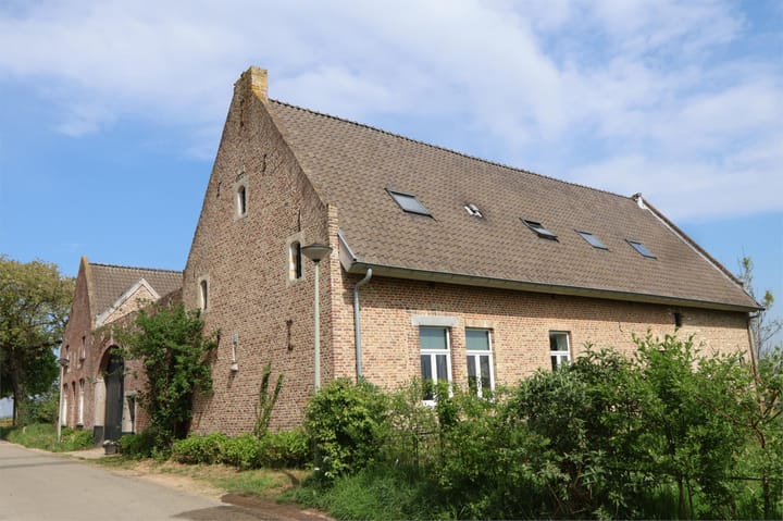 van Akenweg 96