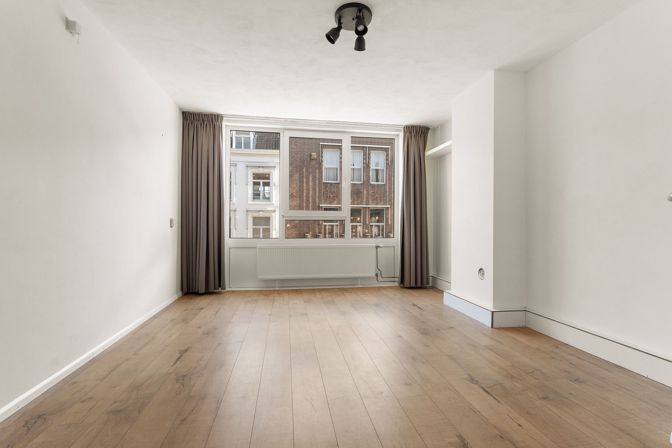 Photo 18 of Burchtstraat 82