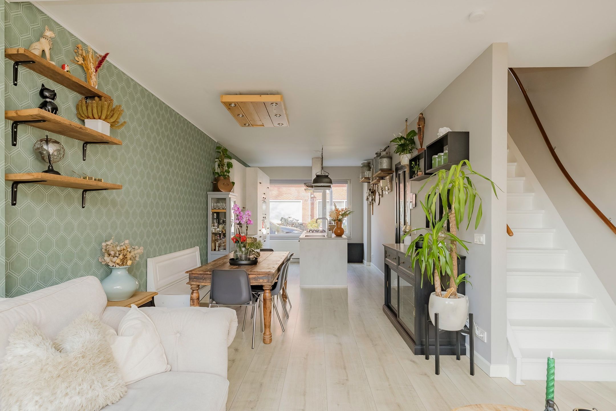 Photo 3 of Meidoornstraat 11