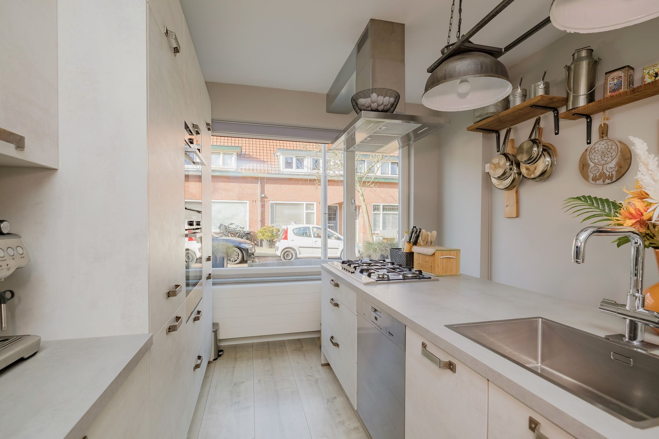 Photo 6 of Meidoornstraat 11