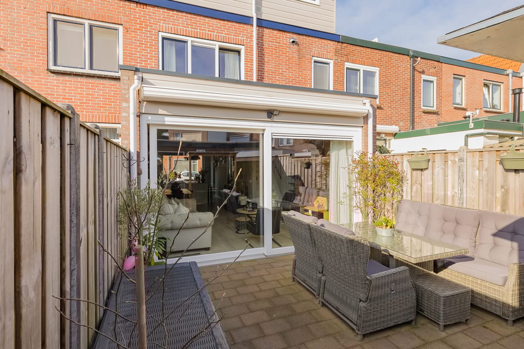 Photo 13 of Meidoornstraat 11