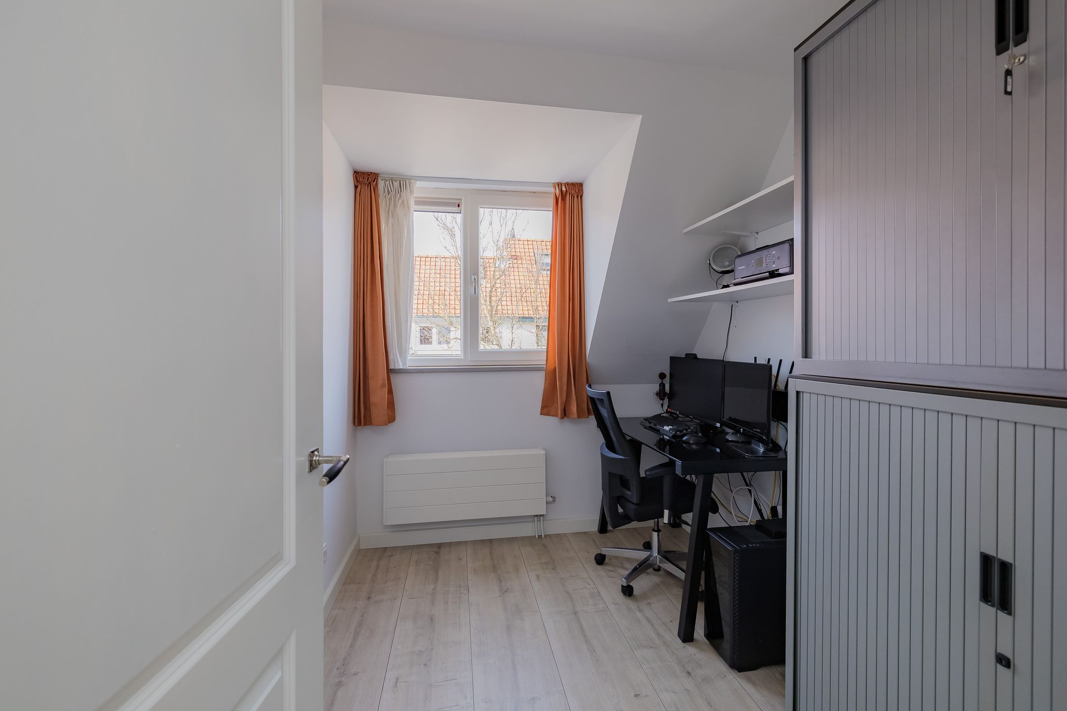 Photo 18 of Meidoornstraat 11