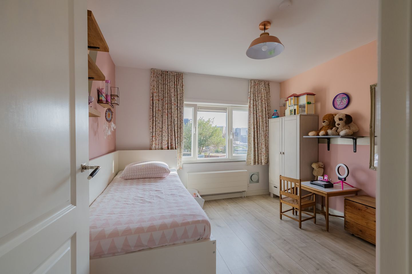 Photo 20 of Meidoornstraat 11