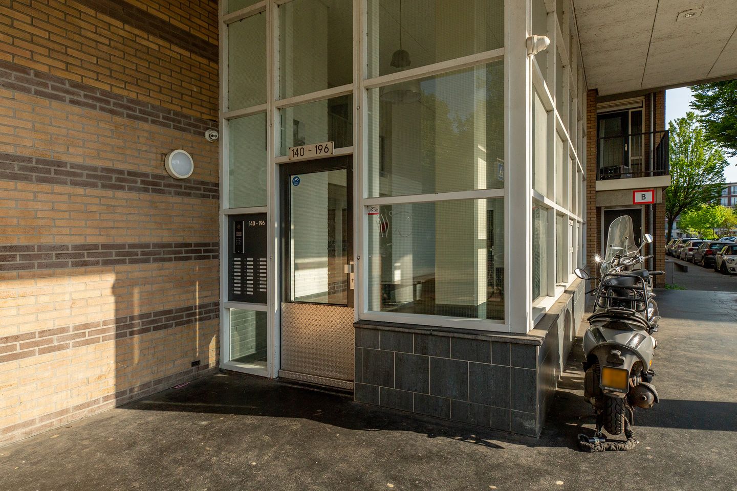 Photo 5 of Crooswijksestraat 142