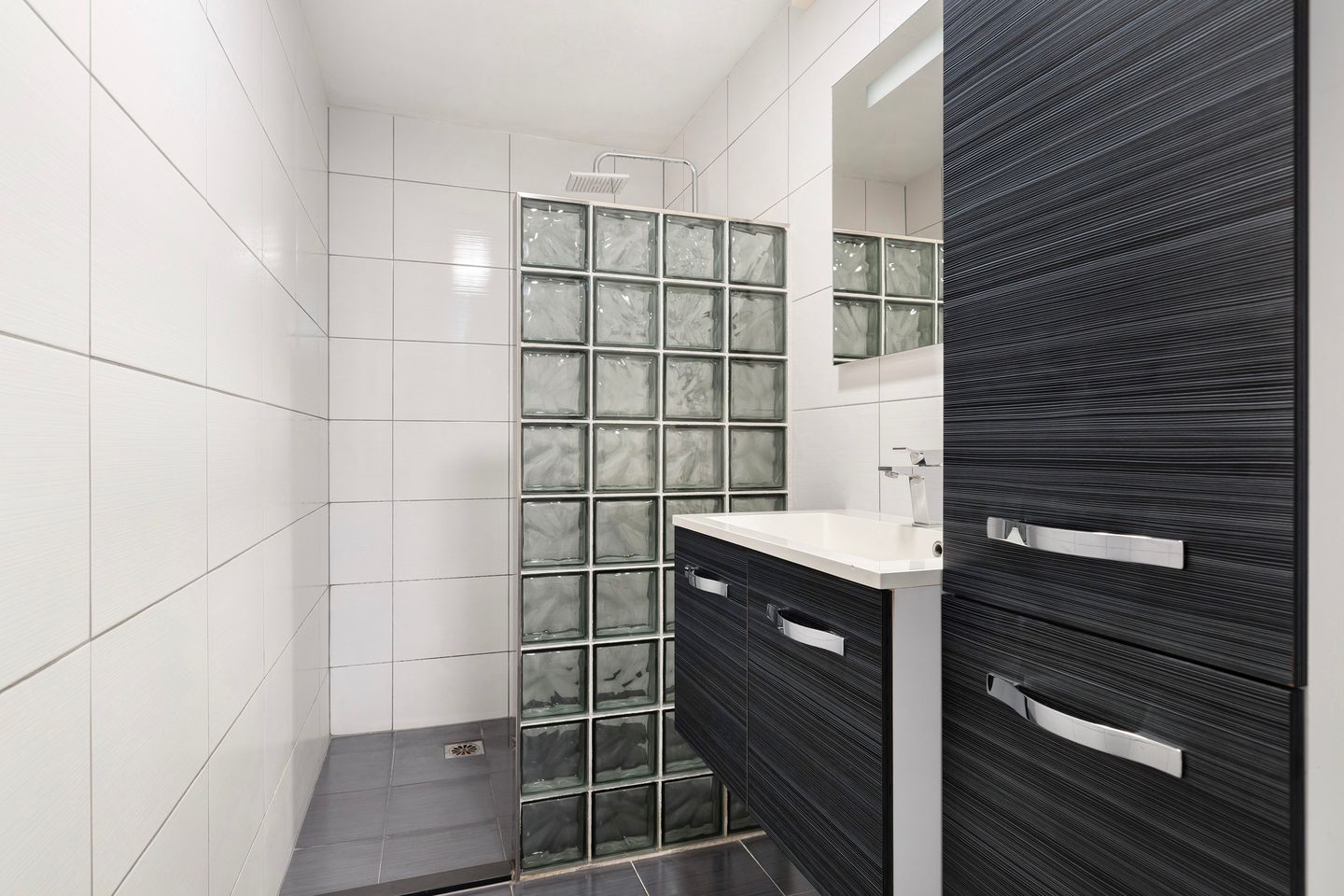 Photo 25 of Crooswijksestraat 142