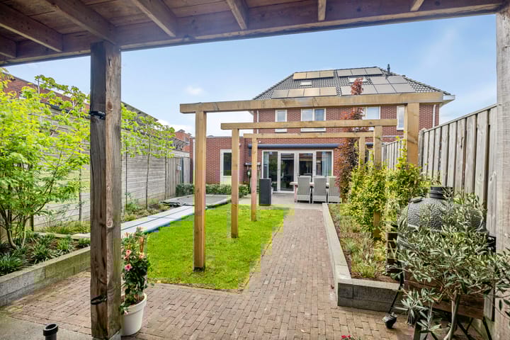 Foto 2 van Sleedoornpage 23