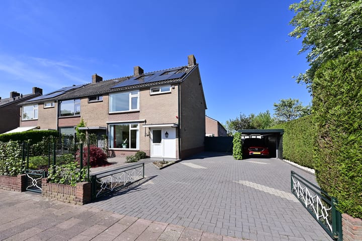 Foto 1 van Gemeenlandslaan 11