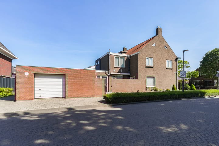 Foto 2 van Burgemeester Smeelelaan 36