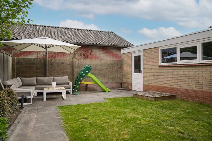 Photo 23 of Lariestraat 3