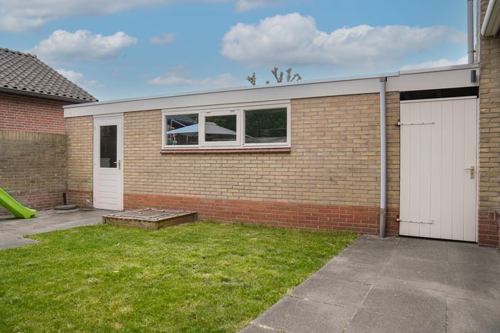 Photo 26 of Lariestraat 3