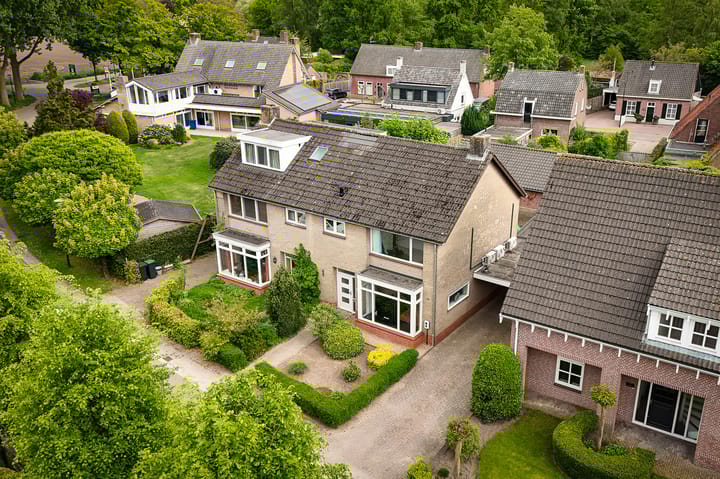 Photo 30 of Lariestraat 3