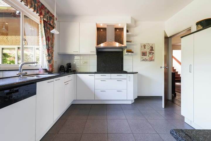 Foto 24 van Dennenlaan 2