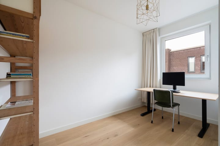 Foto 32 van Chisinaustraat 12