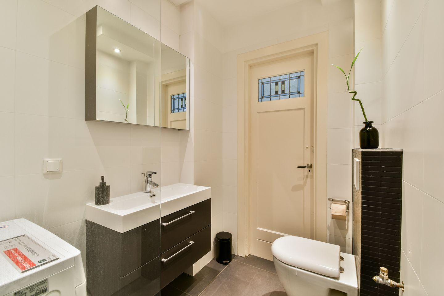 Photo 14 of Winterdijkstraat 6-1