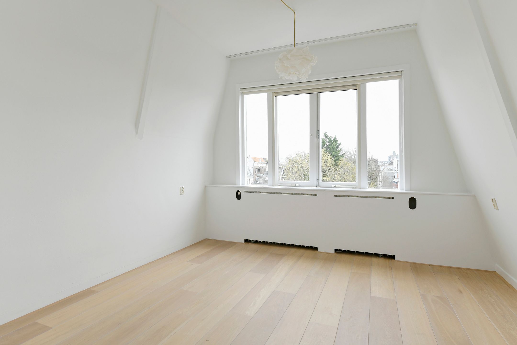 Photo 9 of Utrechtsestraat 83-D