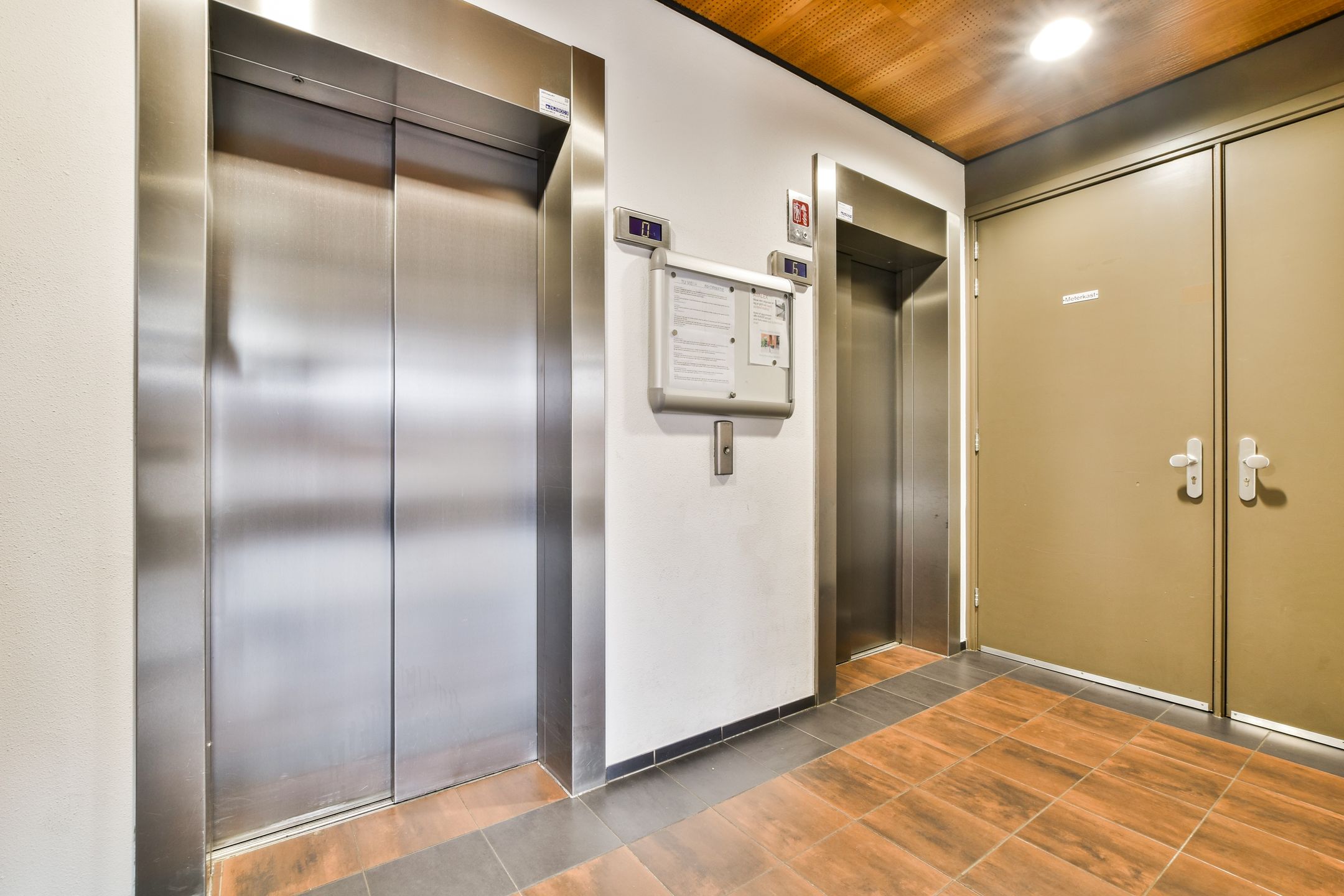 Photo 33 of Van Embdenstraat 108