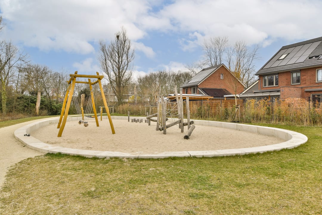 Photo 37 of Van Embdenstraat 108