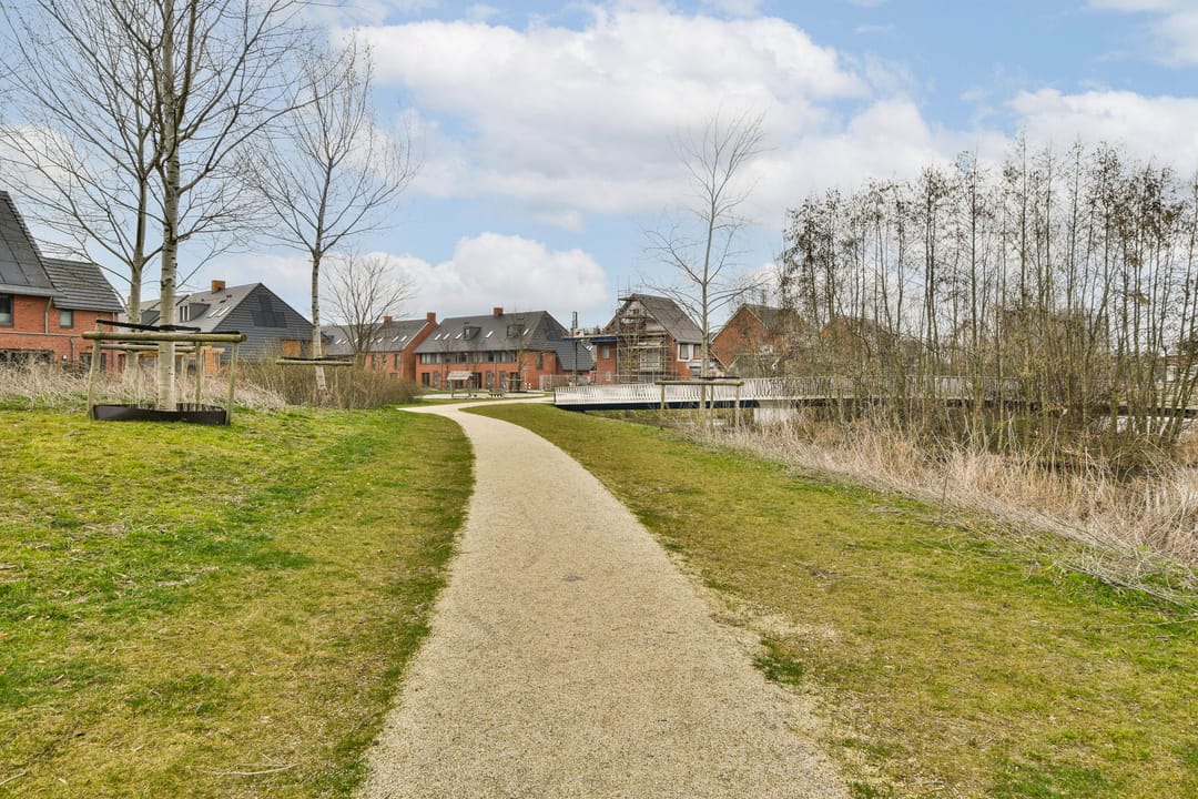 Photo 38 of Van Embdenstraat 108