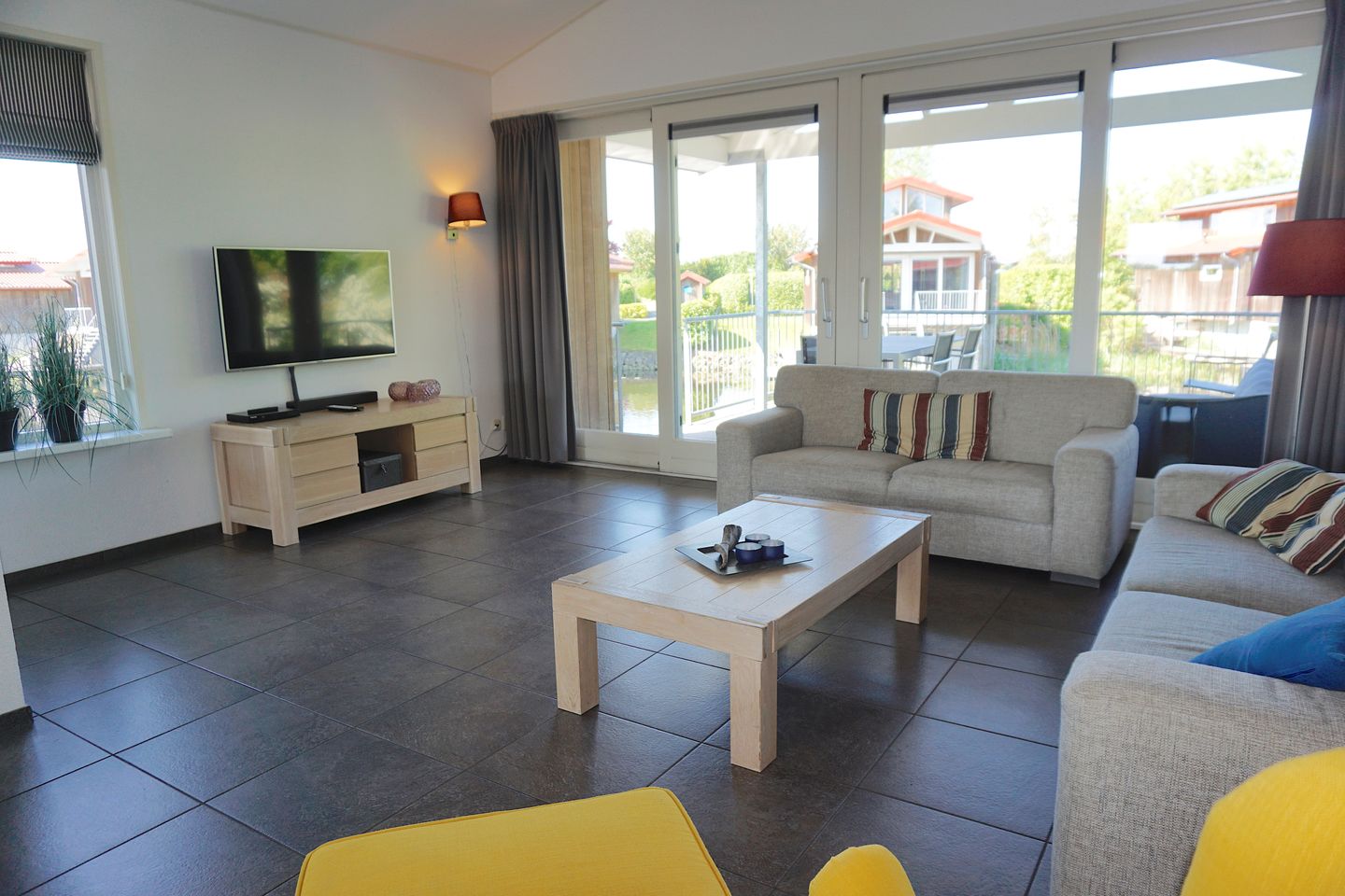 Photo 19 of Rijksstraatweg 80-112