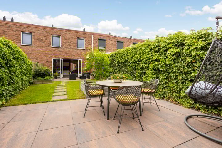 Foto 12 van Adderwortel 32